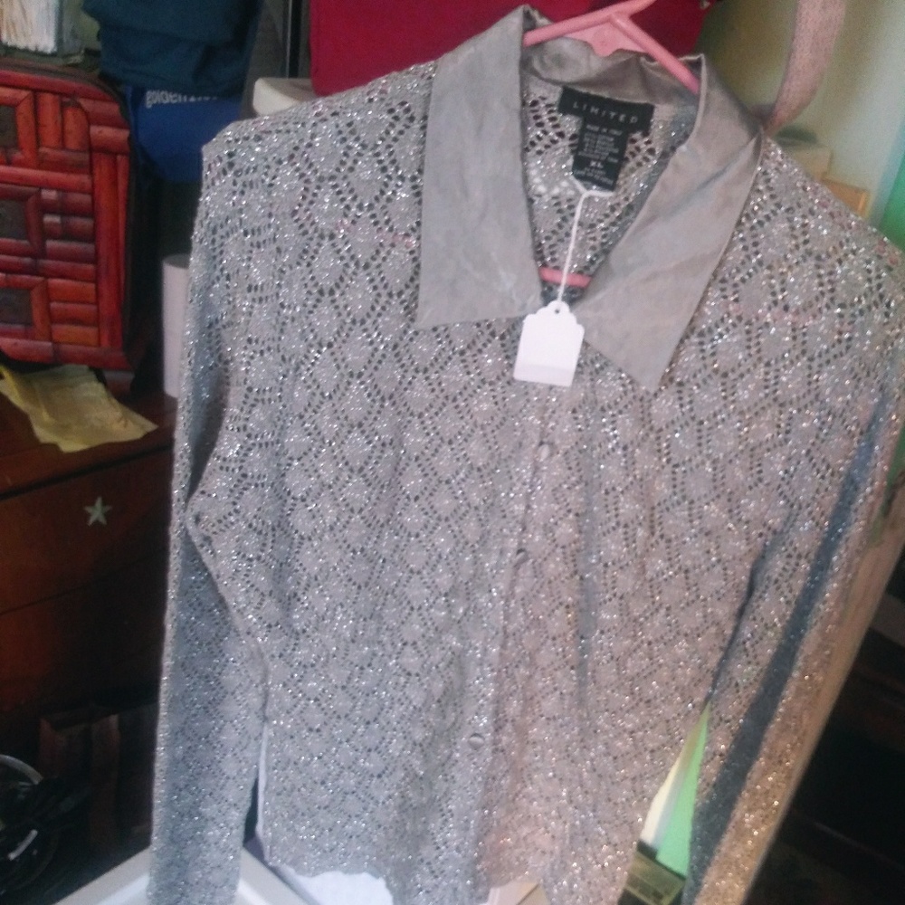 Limited blouse